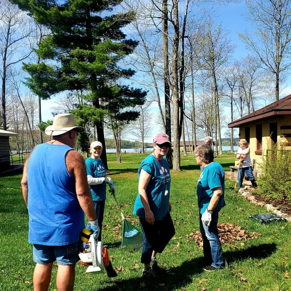 Park cleanup crew